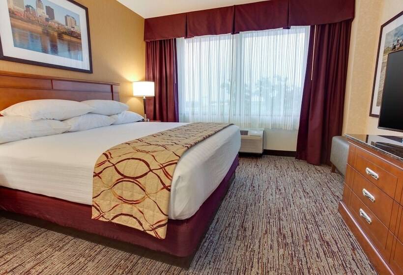 Люкс, Drury Inn & Suites West Des Moines