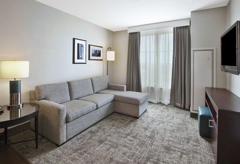 Люкс, Embassy Suites Columbus Airport