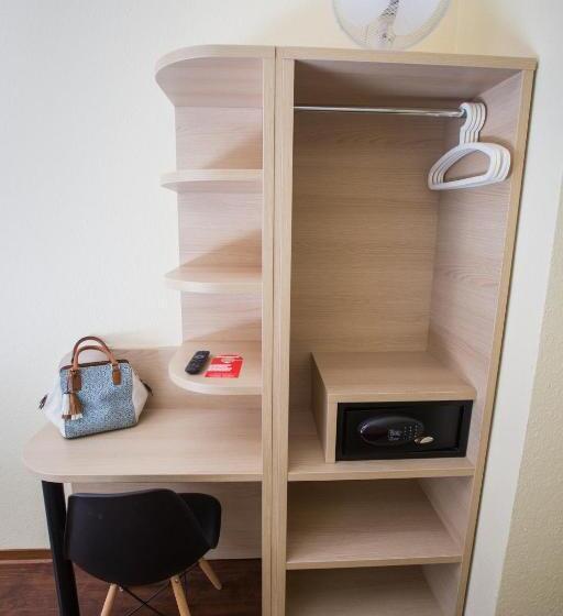 اتاق استاندارد یک نفره, Acama Hotel & Hostel Kreuzberg