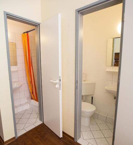 اتاق پنج‌تخته استاندارد, Acama Hotel & Hostel Kreuzberg