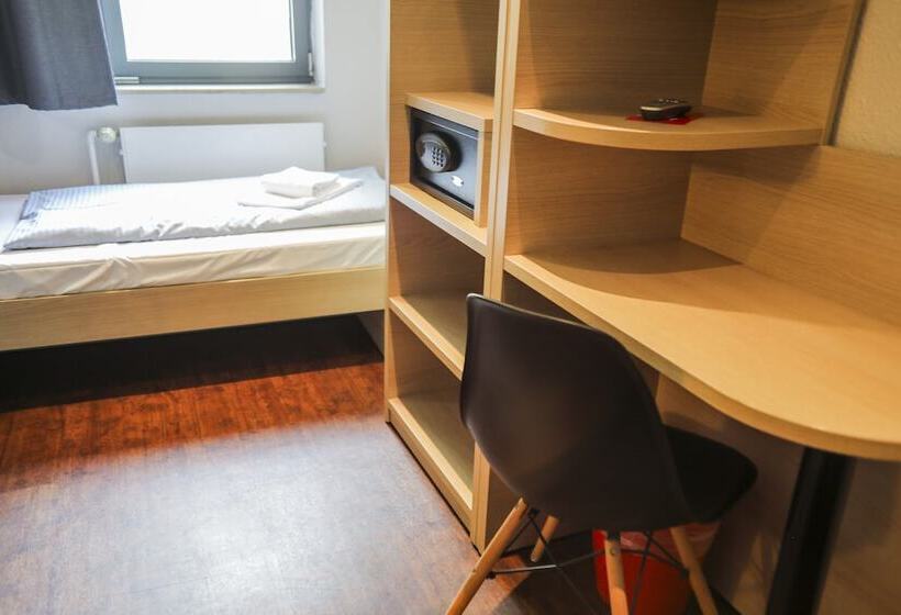 اتاق استاندارد سه نفره, Acama Hotel & Hostel Kreuzberg