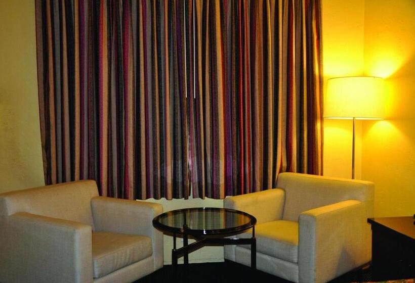 Семейный Номер, Travelers Inn Manteca