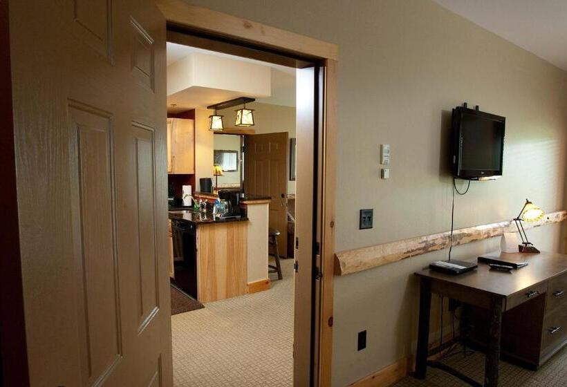 Люкс 2 Спальни, Hope Lake Lodge & Indoor Waterpark