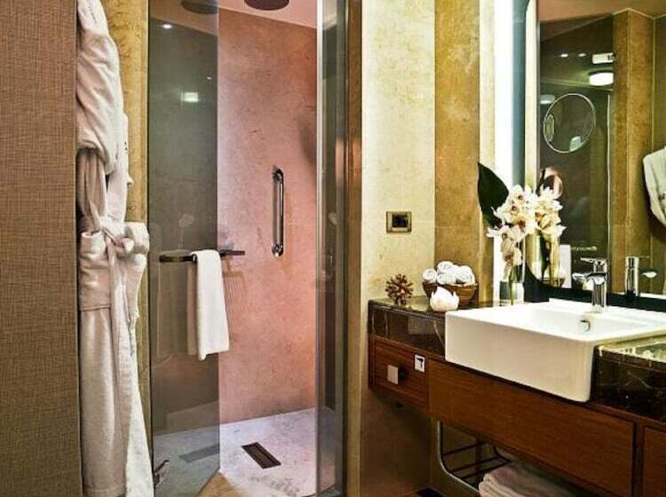障害者適応デラックスルーム, Ramada Plaza By Wyndham Istanbul Tekstilkent