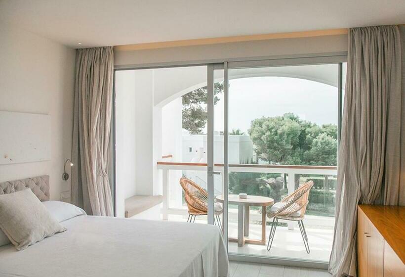 Номер Стандарт, Destino Pacha Ibiza