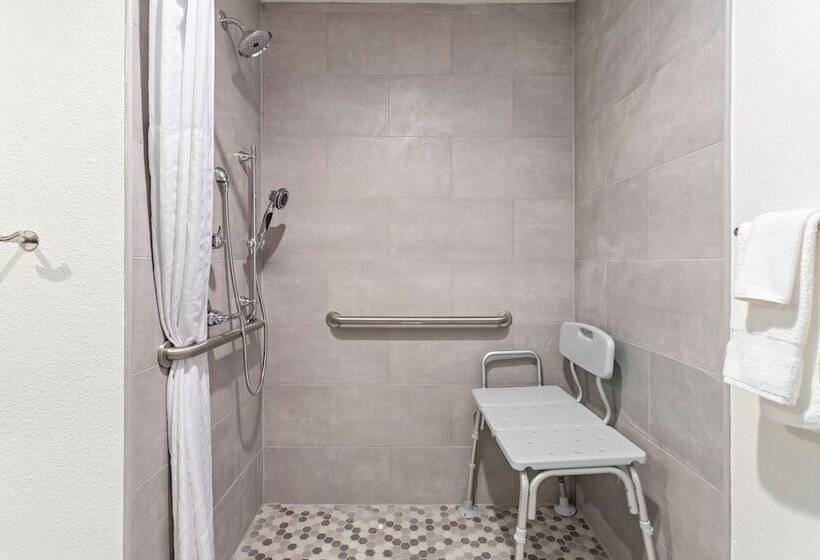 Люкс Адаптированный для Инвалидов, Hawthorn Extended Stay By Wyndham Port Arthur