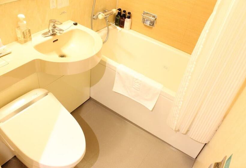 Номер Deluxe, Nishitetsu Inn Shinjuku