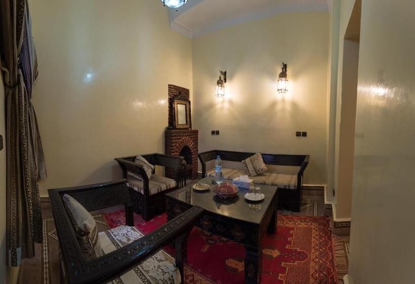 Standard Studio, Riad Omar