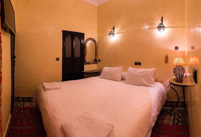 Standard Studio, Riad Omar