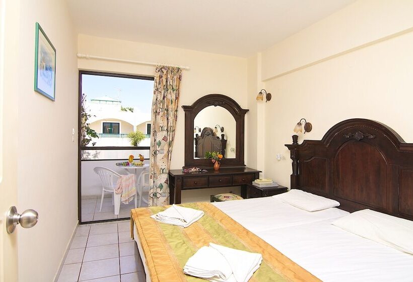 스탠다드 스튜디오, Trefon Hotel Apartments And Family Suites