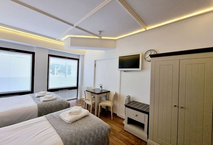 Номер Стандарт Трехместный, London Stay Apartments