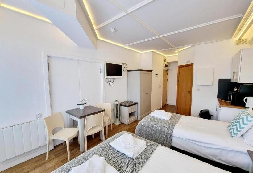 Номер Стандарт Трехместный, London Stay Apartments