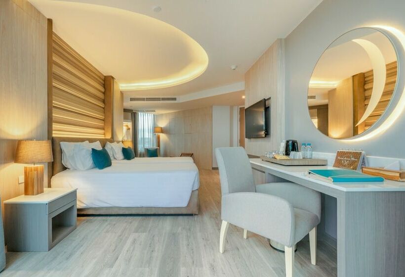 Номер Deluxe Вид на Море, Cape Dara Resort