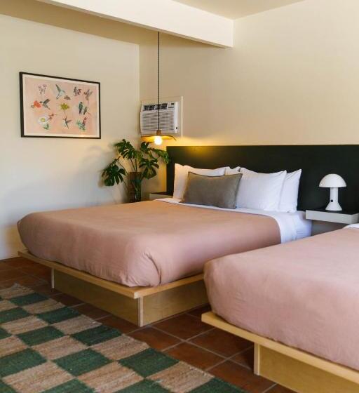 Номер Deluxe Внутренний, Hummingbird Inn