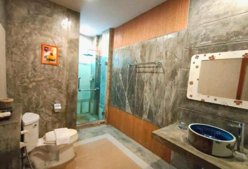 Номер Deluxe Вид на Сад, Vartika Resovilla Kuiburi Beach Resort And Villas