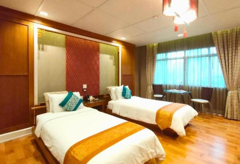 Номер Deluxe Вид на Сад, Vartika Resovilla Kuiburi Beach Resort And Villas