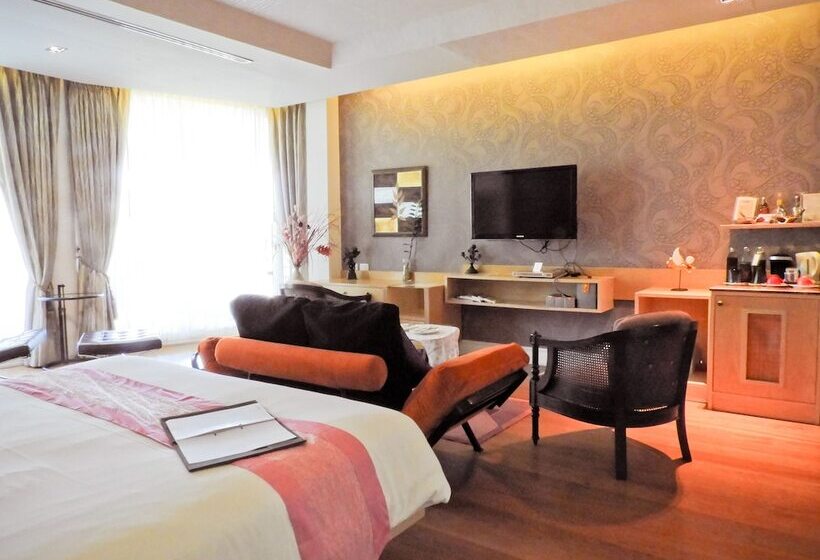 Президентский Люкс, Vartika Resovilla Kuiburi Beach Resort And Villas