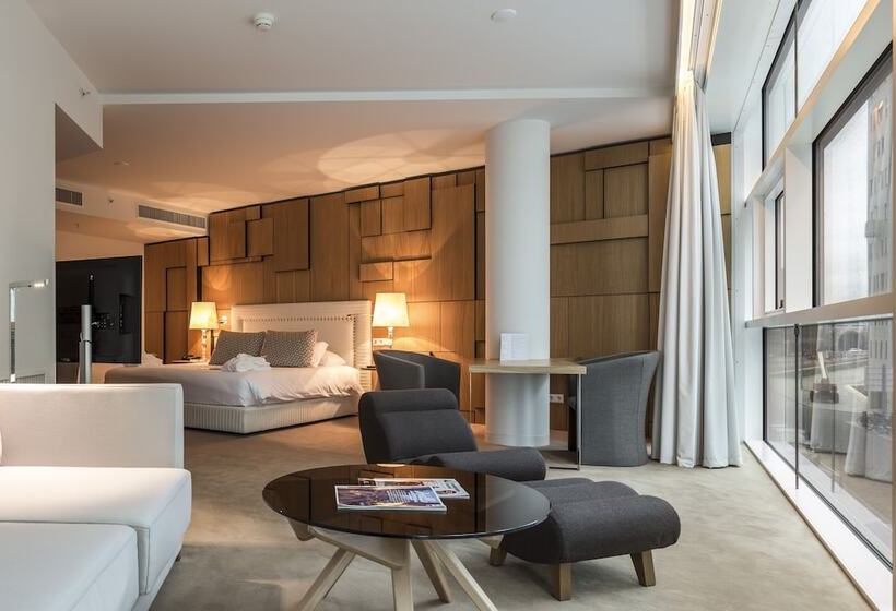 Suite, Room Mate Aitana