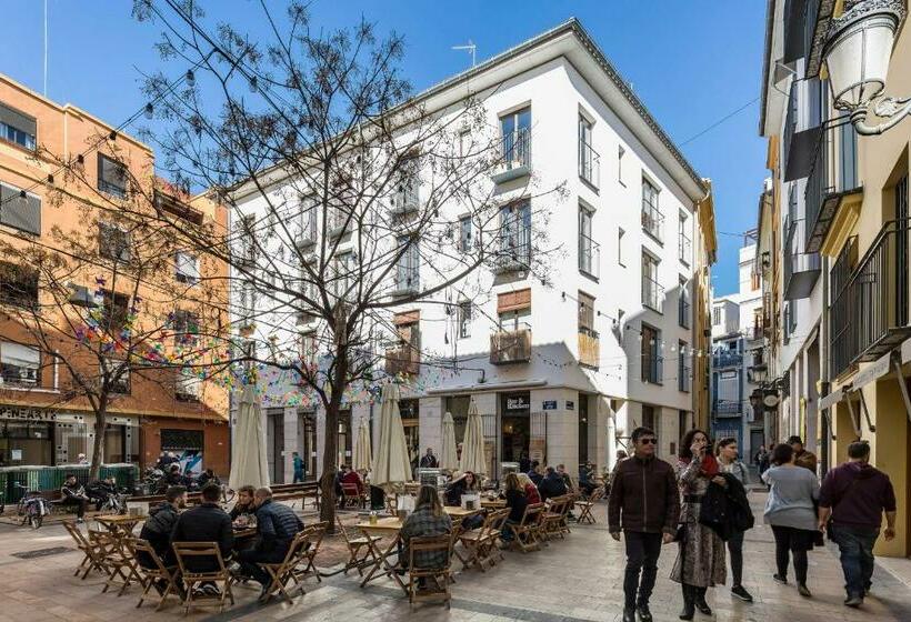 Estudio Estándar, Mon Suites Catedral