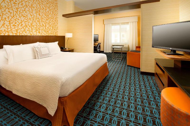 带大床的标准工作室, Fairfield By Marriott Inn & Suites Knoxville Turkey Creek