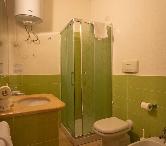 Четырехместный Номер Стандарт, Delta Rooms