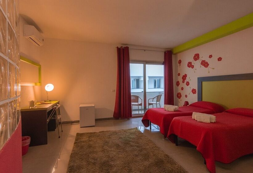 Четырехместный Номер Стандарт, Delta Rooms