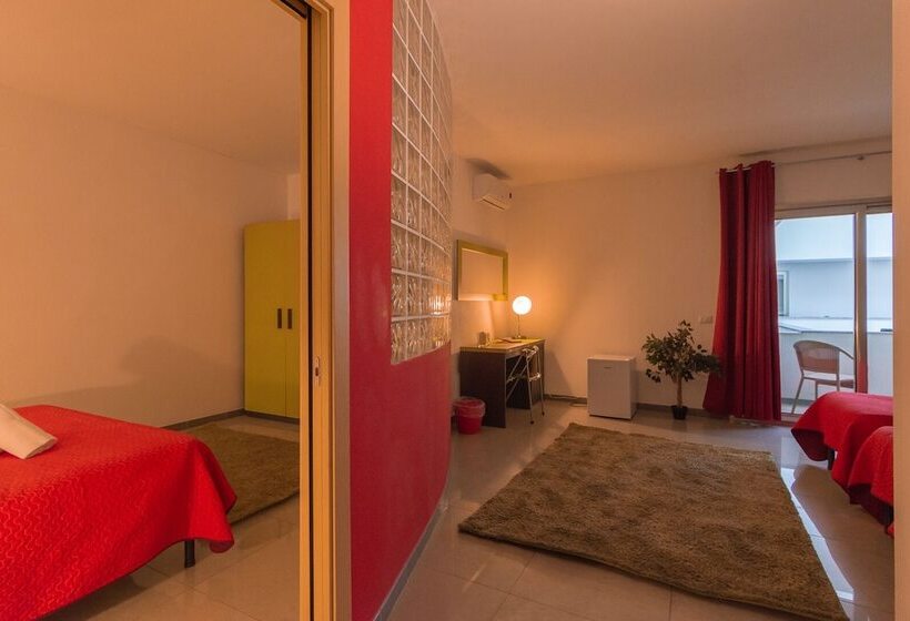 Четырехместный Номер Стандарт, Delta Rooms