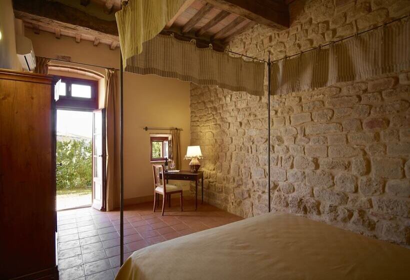 디럭스 트리플 룸, Relais Borgo Petrognano