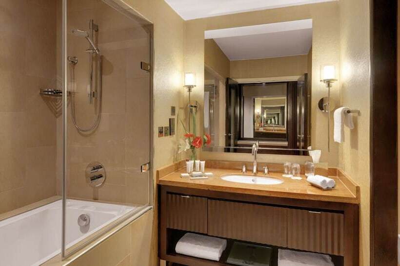 Номер Deluxe, Kempinski Hotel Gold Coast City