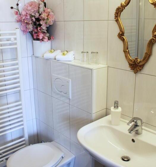 Четырехместный Номер Стандарт, Pension Stoi Budget Guesthouse