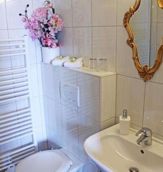 Standard 4 Pers. Værelse, Pension Stoi Budget Guesthouse
