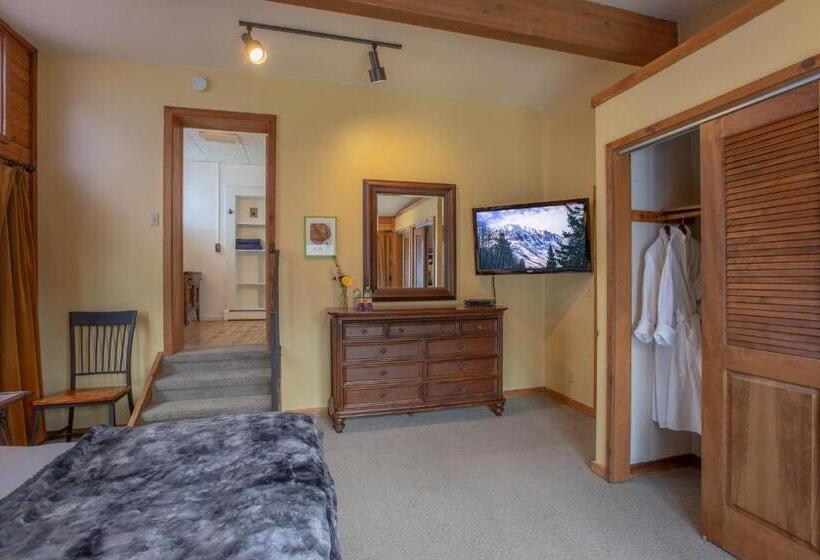 스탠다드 룸 킹사이즈 침대, Purple Mountain Bed & Breakfast & Spa