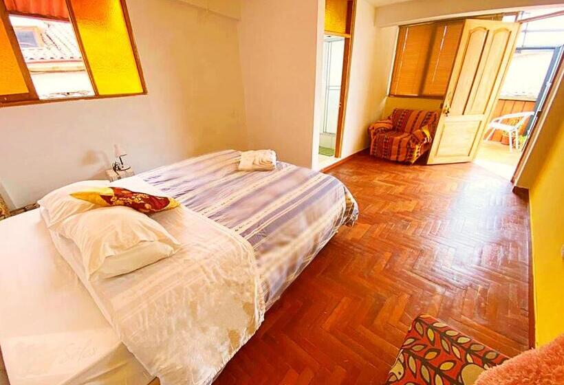 اتاق ساده سه‌ نفره, The Andean Rooftop Guesthouse