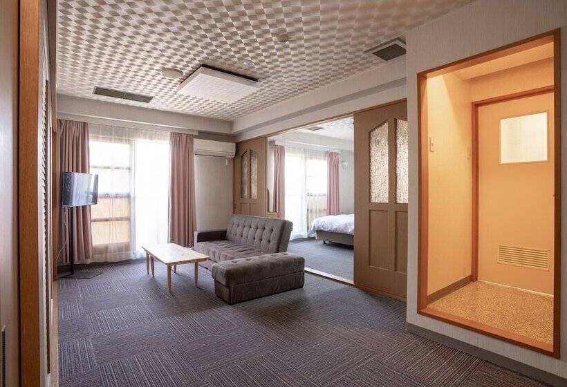 패밀리 룸, Ishiuchibase