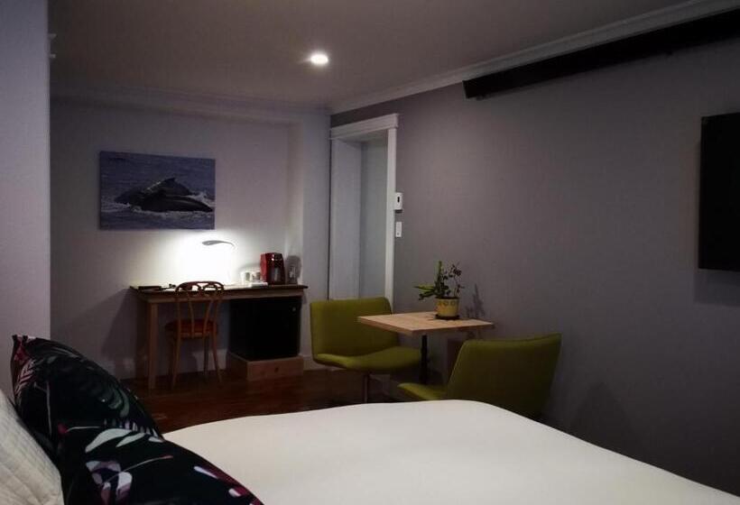 Номер Стандарт с Балконом, Au Cachalot Caché Le Gîte Hôtel