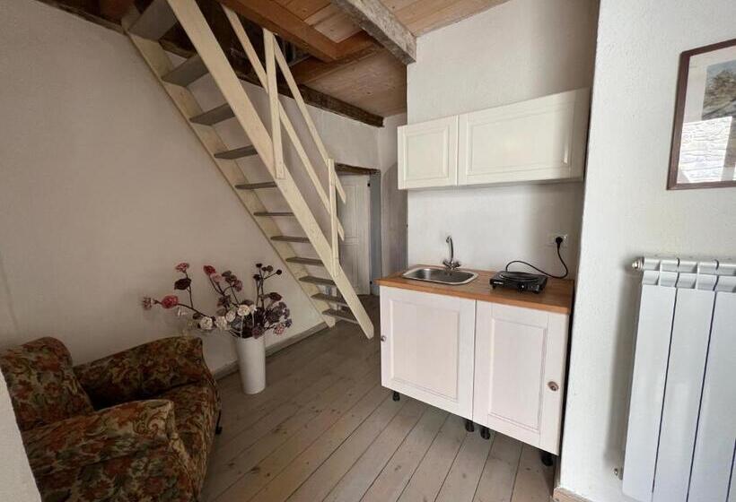 اتاق استاندارد با چشم‌انداز باغ, Agriturismo B&b Luna Di Quarazzana In Fivizzano Tuscany