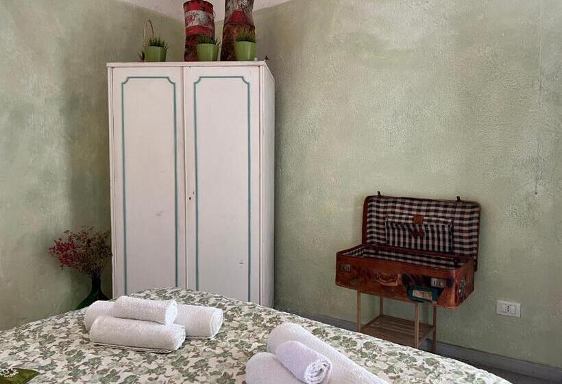 اتاق استاندارد سه نفره, Agriturismo B&b Luna Di Quarazzana In Fivizzano Tuscany