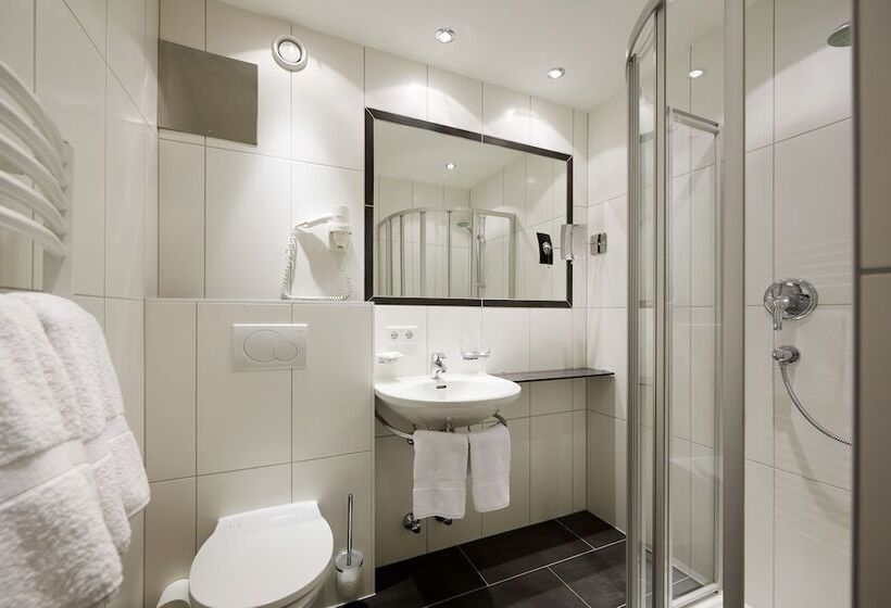 اتاق رمانتیک, Alpenhotel Laurin