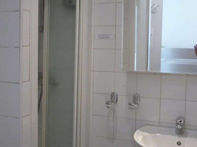 标准三人间, Logis Hôtel Villa Victorine