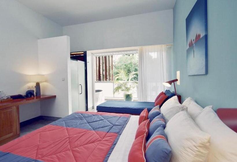 اتاق لوکس با چشم‌انداز استخر, Rambutan Resort – Phnom Penh