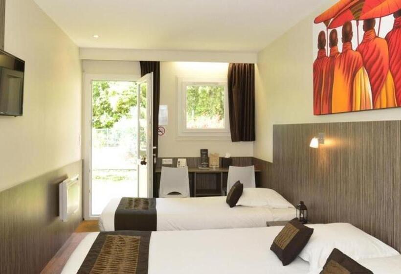 Номер Стандарт Трехместный, The Originals City, Hôtel Le Lodge, Bayonne Nord