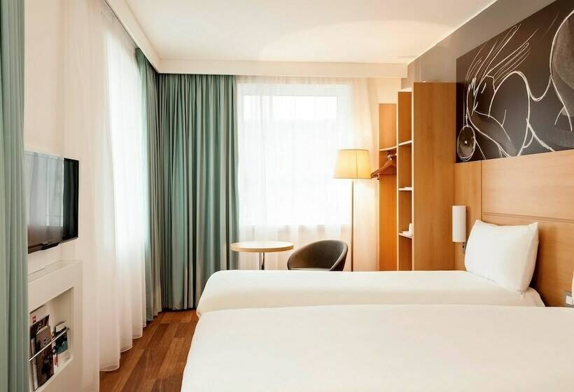 Номер Стандарт, Ibis Edinburgh Centre South Bridge – Royal Mile