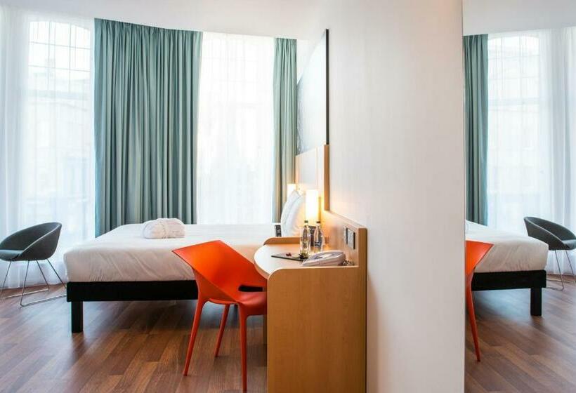 Номер Премиум, Ibis Edinburgh Centre South Bridge – Royal Mile