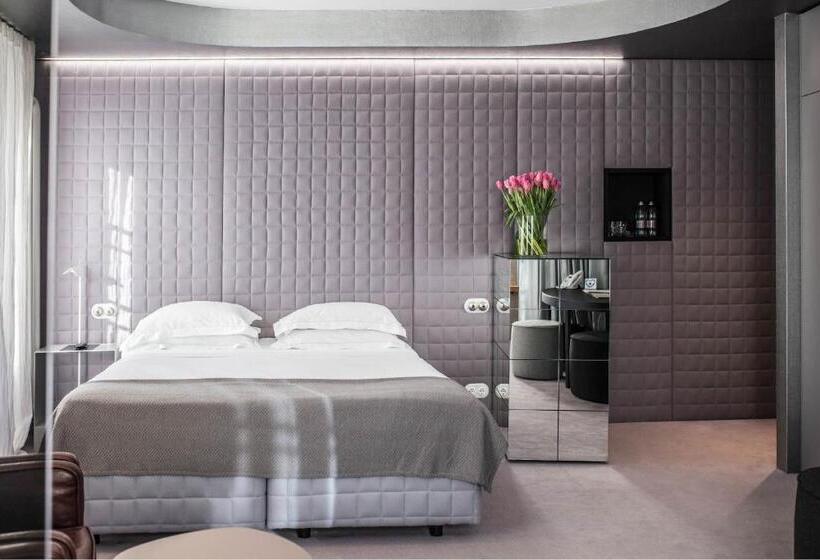 Junior suite with river view, Vander Urbani Resort   A Member Of Design Hotels