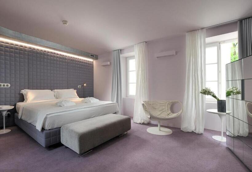 اتاق لوکس با چشم‌انداز, Vander Urbani Resort   A Member Of Design Hotels