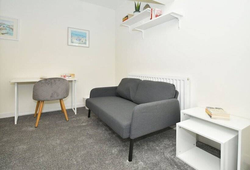اتاق استاندارد با سرویس بهداشتی مشترک, Townhouse @ Hall O Shaw Street Crewe