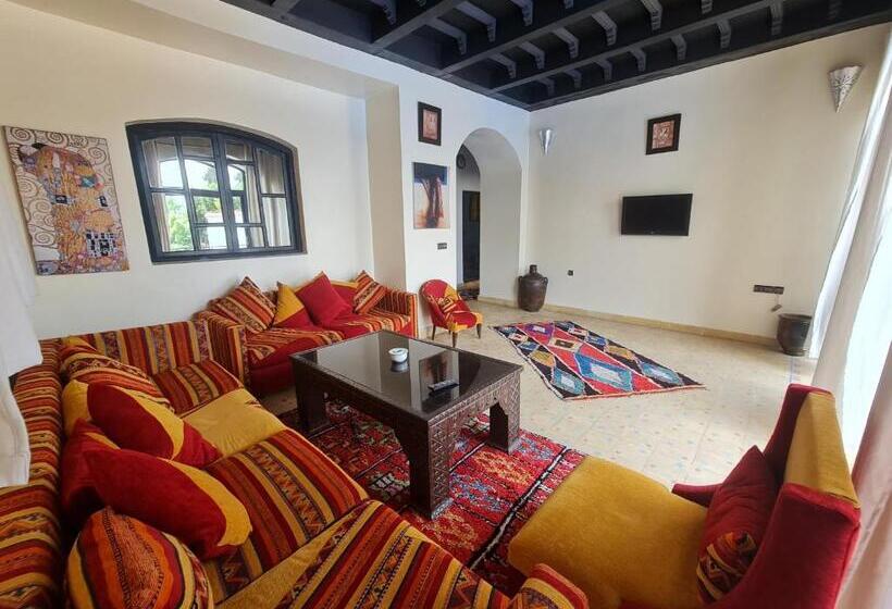 Havuz Manzaralı 1 Yatak Odalı Daire, Targafit Hotel & Hammam
