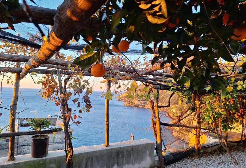 اتاق خانوادگی با چشم‌انداز دریا, Takeamalficoast Main House