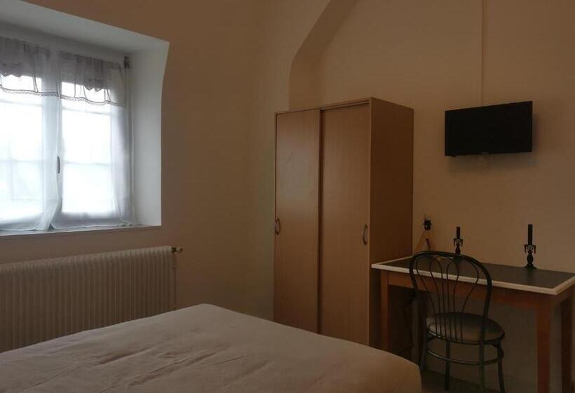 Номер Стандарт, Auberge Du Mail