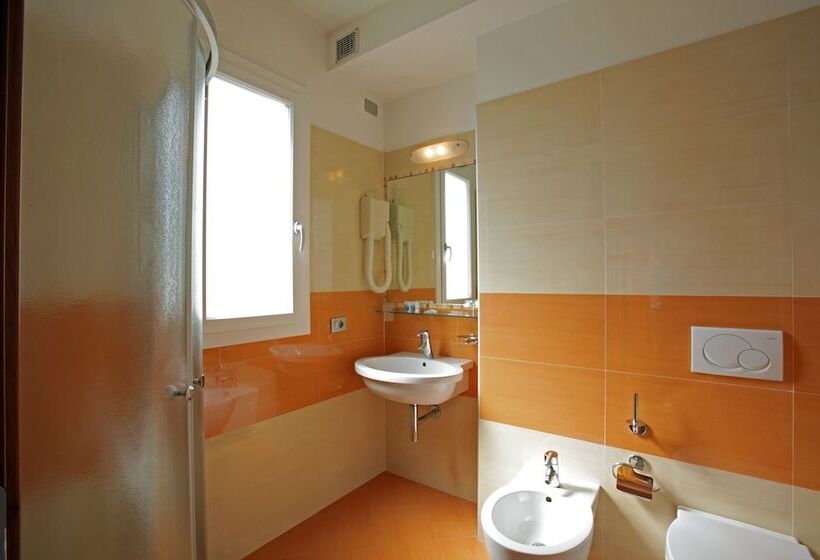 اتاق استاندارد سه نفره, Coppe Jesolo